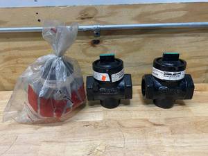 lot 102 image: DRESSER Lot of 3- 2817120 Style 175 GTO Valves 2