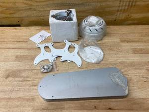 lot 136 image: 12v Ceiling Fan