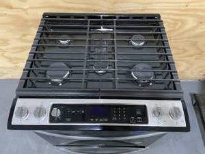 lot 1C image: Whirlpool - 5.8 Cu. Ft. Freestanding Gas True Convection Range with Air Fry for Frozen Foods - Stainless steel