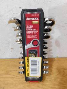 lot 52 image: Husky Stubby Ratcheting SAEMM Combination Wrench Set (10-Piece)