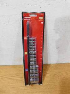 lot 58 image: Husky 14, 38, 12 in. E-Torx Socket Set