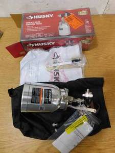 lot 72 image: New Husky Siphon Feed Spray Gun