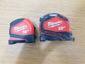 lot 109 image: (2) Milwaukee Tape Measures