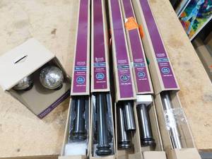 lot 147 image: Assorted lot of 5 Curtain Rods