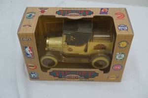 Ertl Denver nuggets coin bank truck