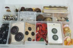 organizer tray, buttons