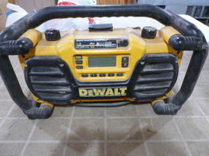 lot 16 image: DeWalt Work Site ChargerRadio
