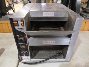 lot 19 image: APW Wyott Toaster Oven