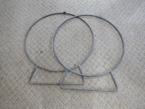lot 20 image: Firewood Holder