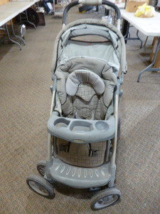 lot 25 image: Graco Single Baby Stroller