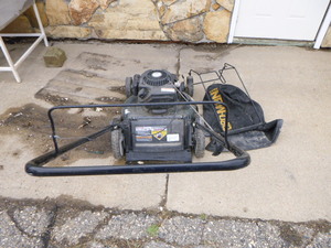 lot 27 image: Yardman High Wheel Push Mower