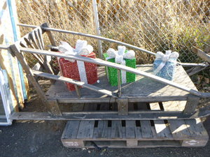 lot 31 image: Vintage Sleigh
