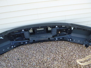 lot 4 image: Ford Front Bumper