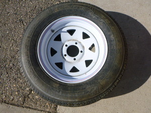 lot 39 image: Power King Trailer Tire