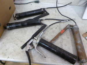 lot 51 image: 4 Grease Guns