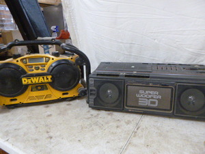 lot 67 image: 2 Shop Radios