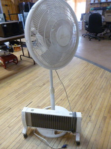 lot 70 image: Fan and Heater