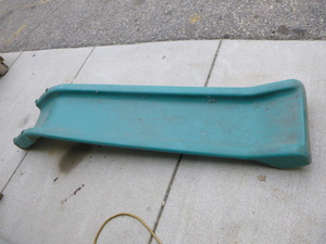 lot 106 image: Plastic Hedstrom Slide