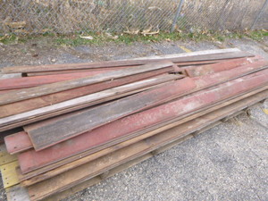 lot 107 image: Barn Wood