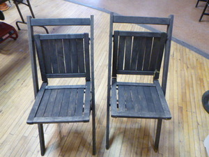 lot 120 image: 2 Wooden Fold-Up Chairs
