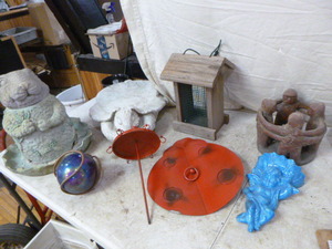 lot 121 image: Outdoor Dcor