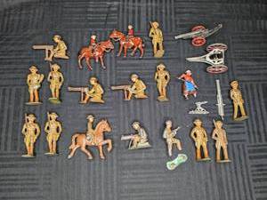 Collection of (22) 1920s Vintage Small Metal Army Men and Toy Soldier Toy Figures