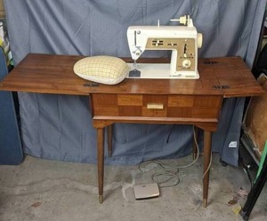 Vintage Singer Golden Touch & Sew Deluxe Zig-Zag Model 64D Sewing Machine and Stand