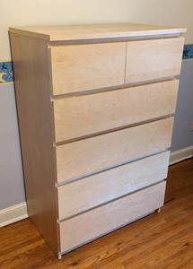lot 13 image: Blonde Wood Dresser