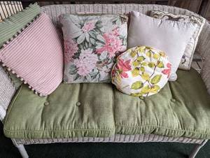 White Wicker Loveseat and Coffee Table
