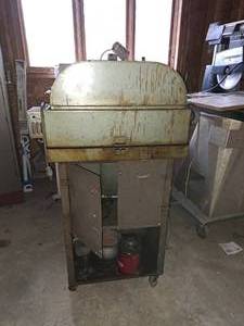 lot 10 image: Lortone LST-12 Lapidary Rock Saw with Rolling Stand