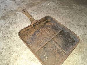 lot 37 image: Wagner Ware Bacon And Egg Breakfast 9 Cast Iron Pan
