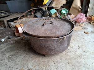lot 44 image: Criswold Cast Iron Camp Stove with Lid