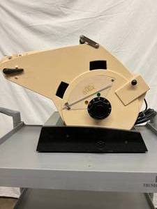 lot 31 image: Super Fun Old School Titmus OV-7M Vision Tester Optical Screener With 6 Slides - Great Working Condition 