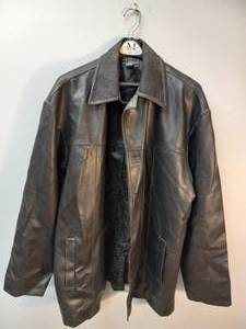 lot 34 image: MENS STYLE BOSTONIAN LEATHER JACKET