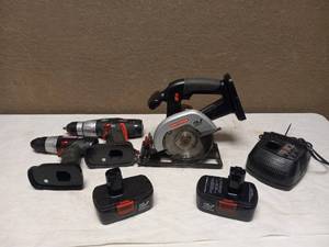 lot 61 image: CRAFTSMAN 3 PIECE SET WITH CHARGER