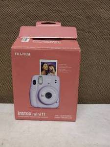 lot 72 image: FUJIFILM INSTAX MINI 11 INSTANT CAMERA