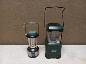 lot 78 image: (2) CAMPING LIGHTS 1 COLEMAN 8D SQUARE PACK AWAY LAMP  1 GE LAMP