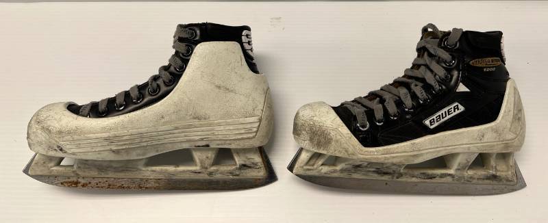 Used Bauer 1000 Goalie Skates Shoe Size 4