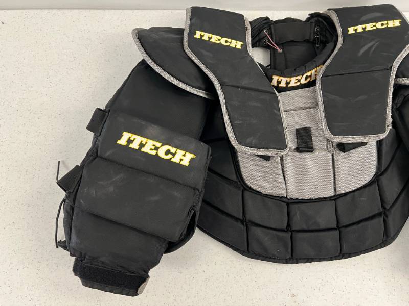 Used Itech  Goalie Protective Chest Plate Jr