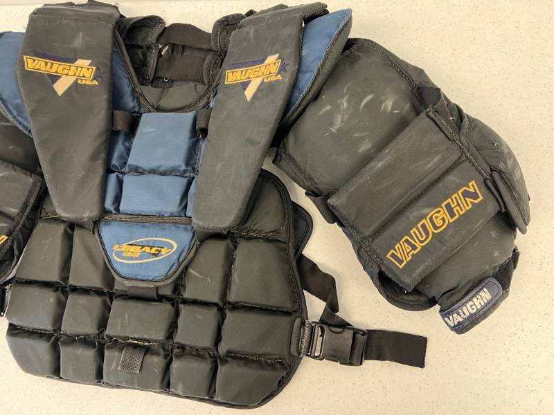 Used Vaughn Legacy Goalie Protective Chest Plate Jr