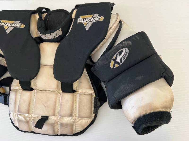 Used Vaughn Brand Custom Goalie Protective Chest Plate Jr