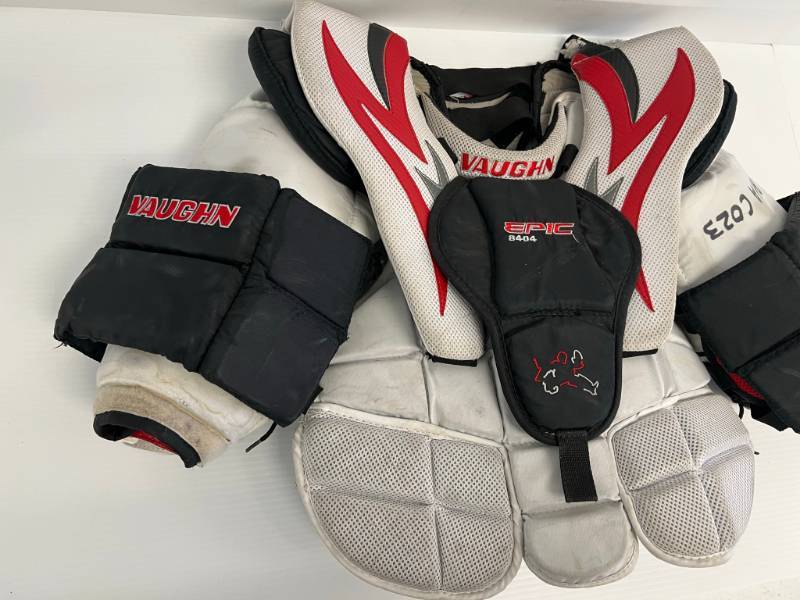 Used Goalie Vaughn Epic 8404 Protective Chest Plate Jr