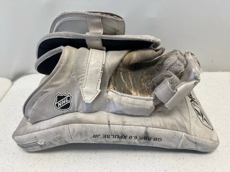 Used Reebok Xpulse Goalie Blocker Jr