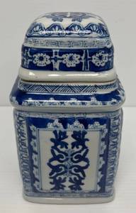 Vintage Blue & White Ginger Jar With Lid 9 T x 5 W