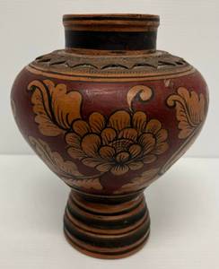 Very Ornate Pottery Vase 10 12 T x 8 W
