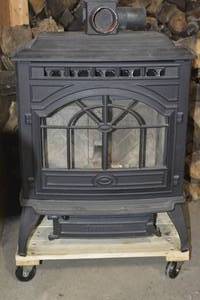 lot 102 image: QUADRA-FIRE CASTILE PELLET STOVE