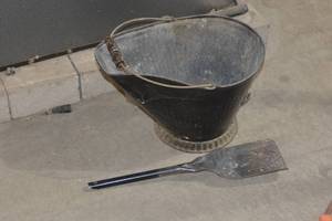 lot 106 image: FIREPLACE ASH SET