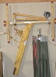 lot 116 image: DRYWALL SCAFFOLD PANEL HOIST