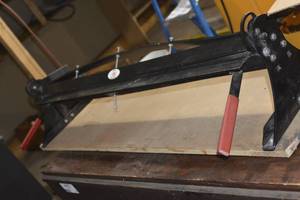 lot 145 image: MALCO MB48 PORTABLE MINI SHEET METAL BREAK