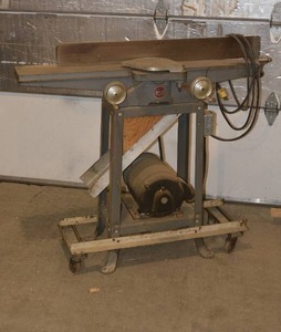 lot 6 image: ROCKWELL DELTA JOINTER